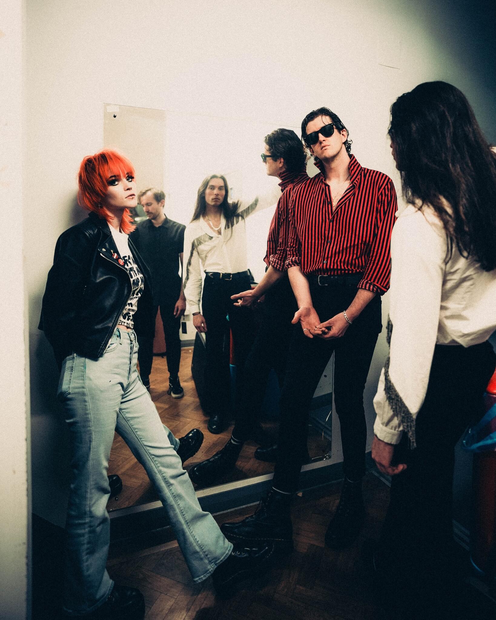 Fotografía promocional de James and the Cold Gun