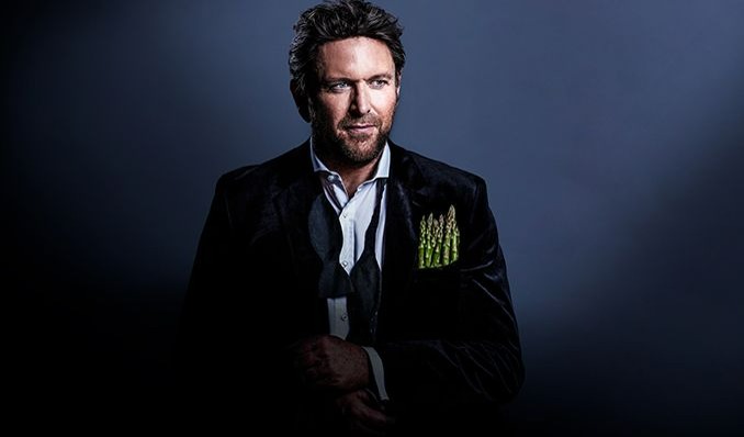 Promotional photograph of Concierto de James Martin en York.