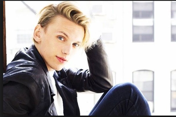 Fotografía promocional de Jamie Campbell Bower Band