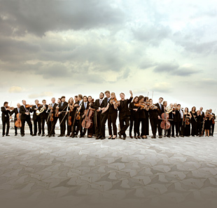Promotional photograph of Jamie Man & Gustav Mahler & Chamber orchestra of Paris.