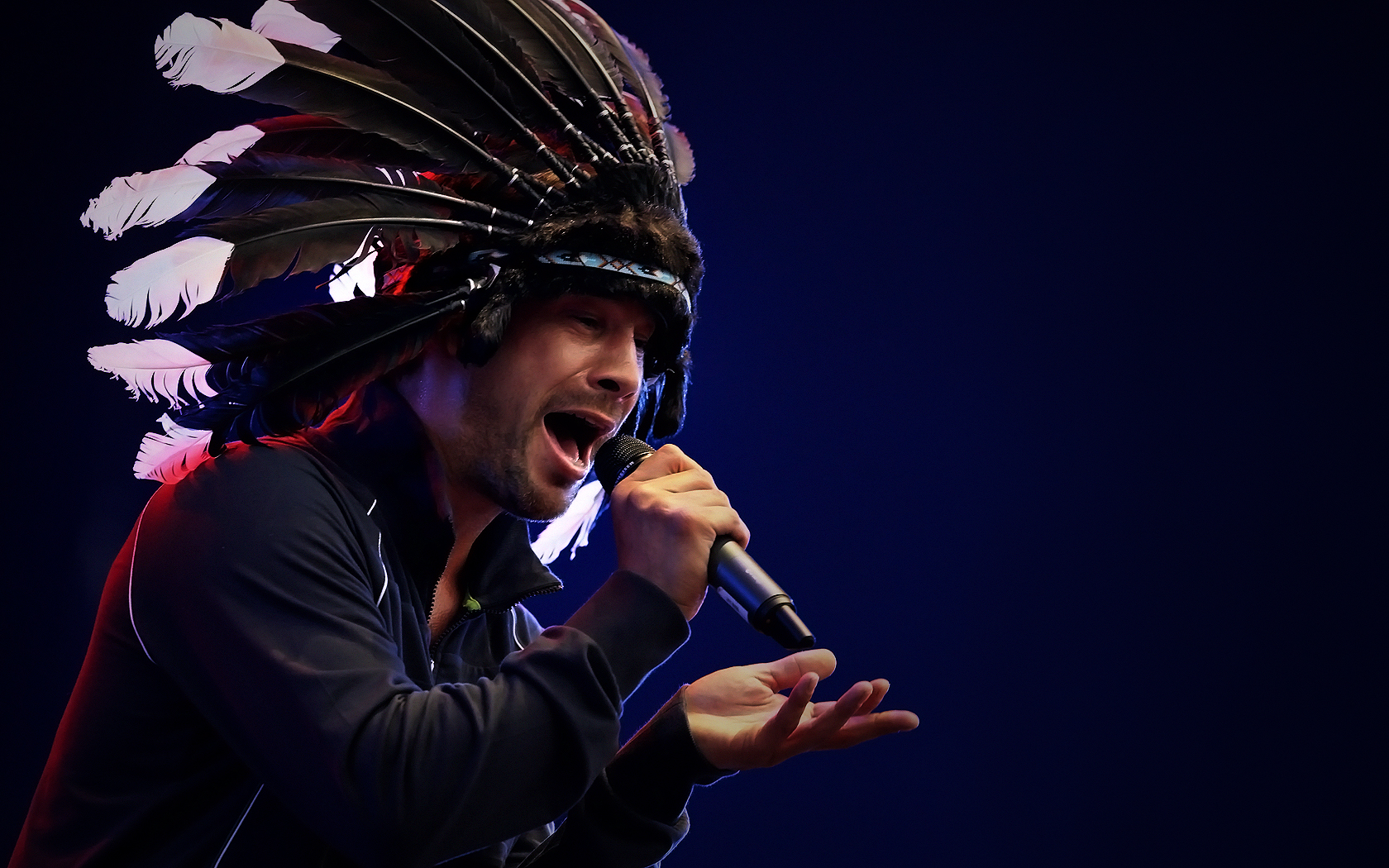 Photographie promotionnelle de Jamiroquai.