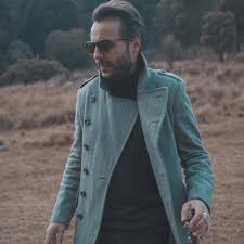 Promotional photograph of Javier Miñano.