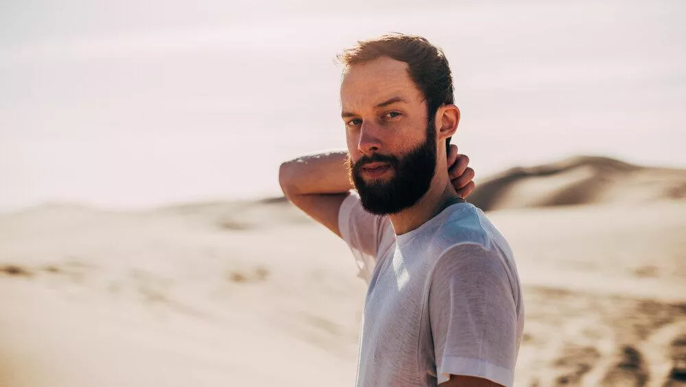 Fotografía promocional de Jaymes Young