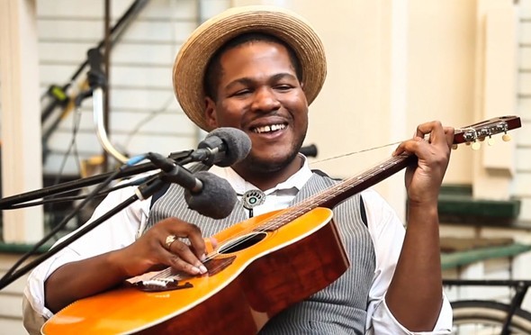 Promofoto von Jerron "Blind Boy" Paxton.