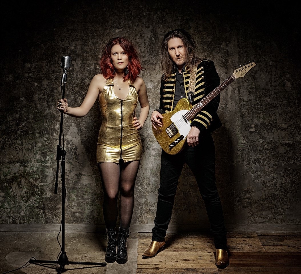 Fotografia promocional de JESSIE LEE & THE ALCHEMISTS.
