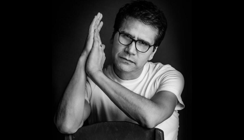 Fotografía promocional de Jesús Adrián Romero