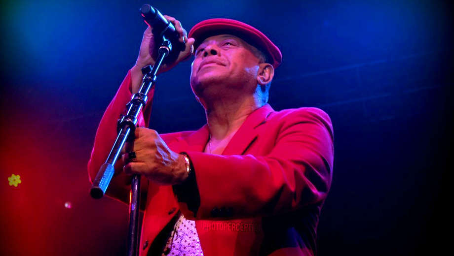 Fotografía promocional de Joe Bataan