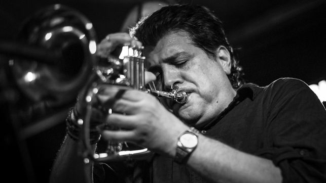 Fotografía promocional de Joe Magnarelli