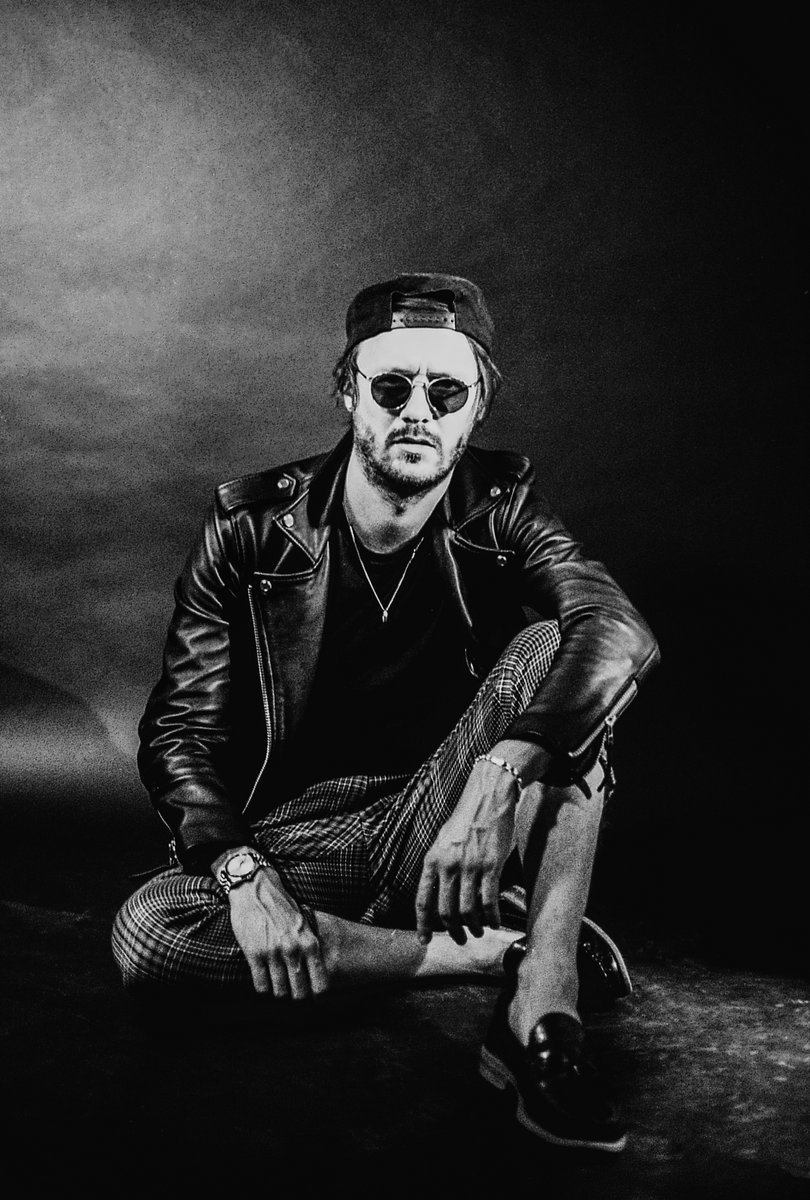 Promofoto von Josh Dally.