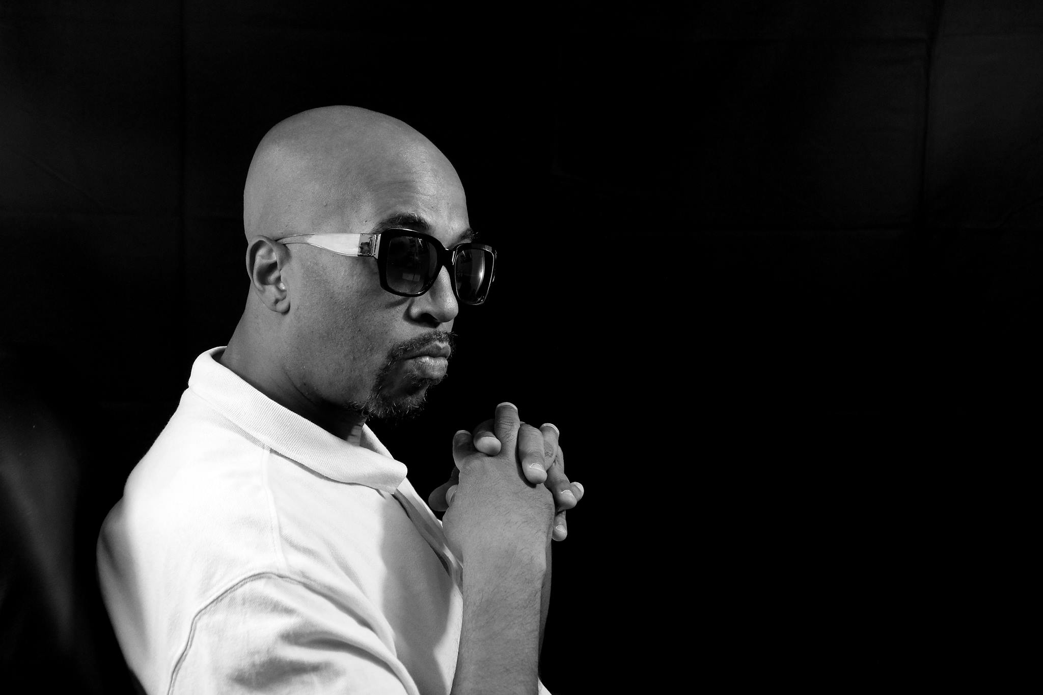 Promofoto von Jota Mayúscula.