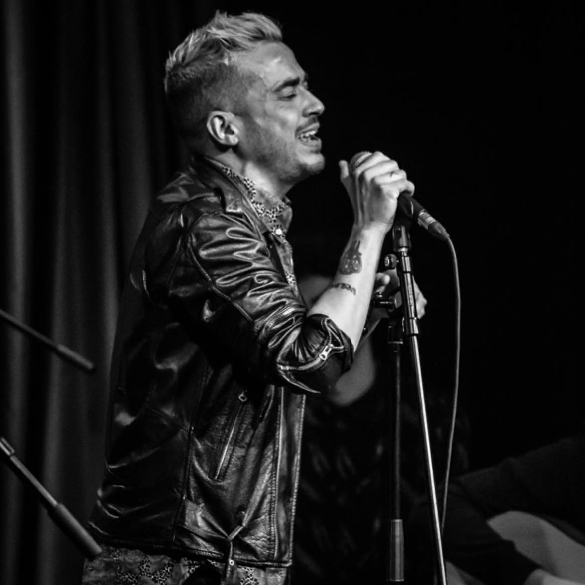 Fotografía promocional de Juan Debel