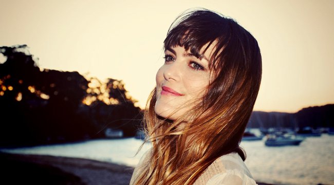 Fotografía promocional de Julia Stone