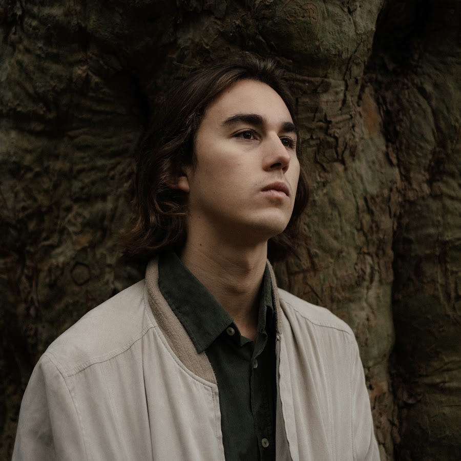 Fotografia promocional de Julian Brown.