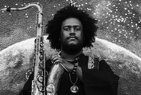 Promofoto von Concierto de Kamasi Washington en Zúrich.