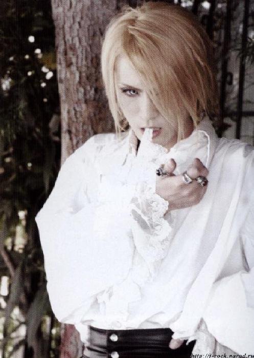 Fotografía promocional de Kamijo Yuuji
