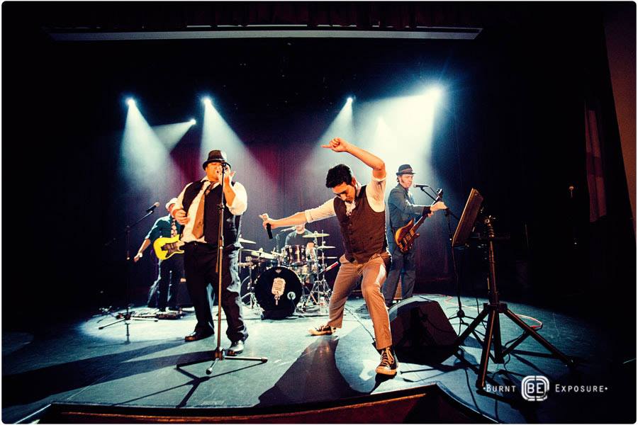 Fotografía promocional de Concierto de Karaoke Time Machines en Los Ángeles