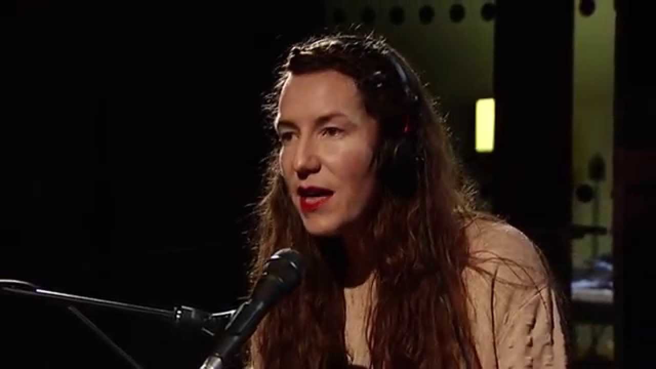 Promofoto von Concierto de Kathryn Joseph en Birkenhead.