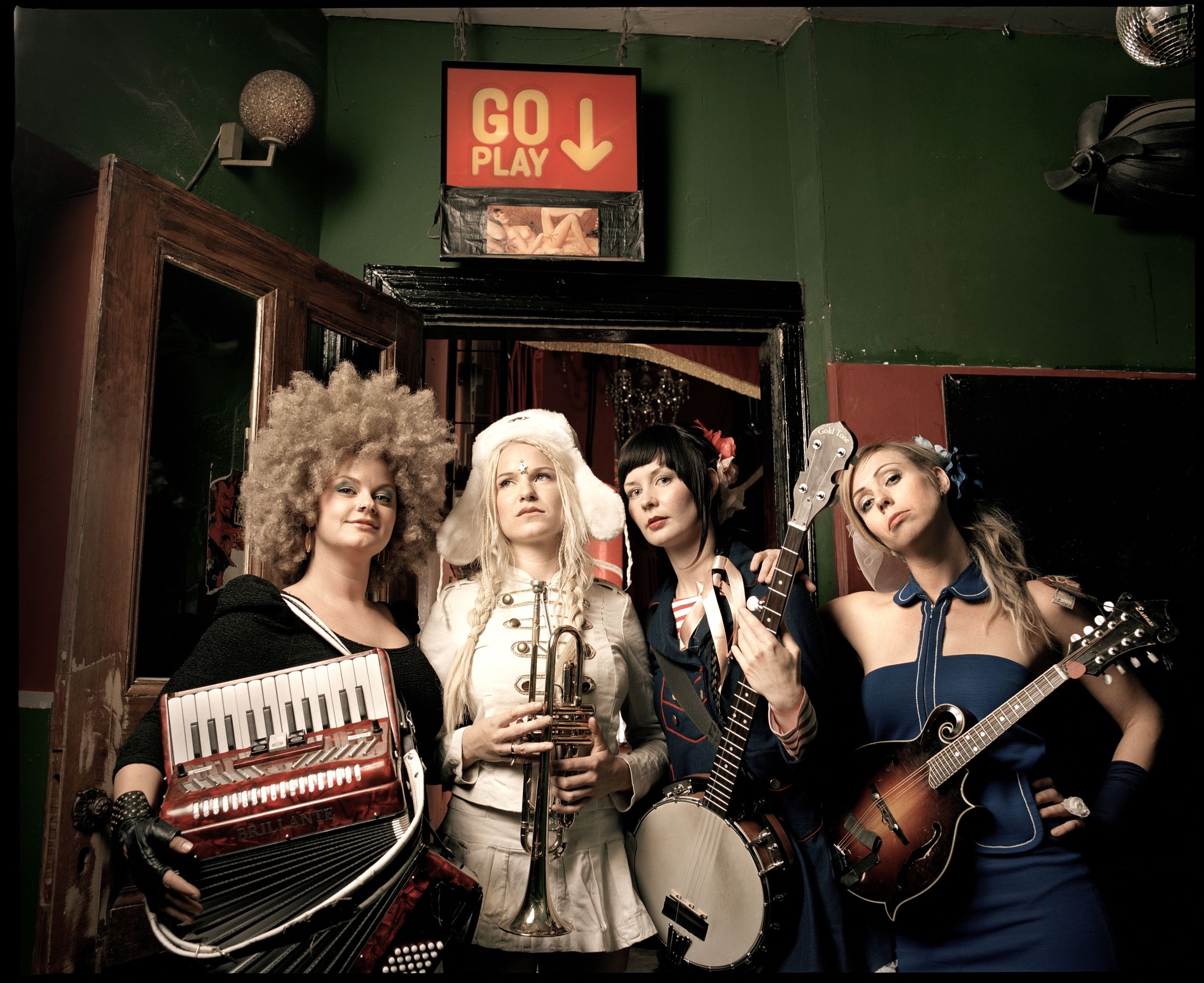 Promotional photograph of Katzenjammer.