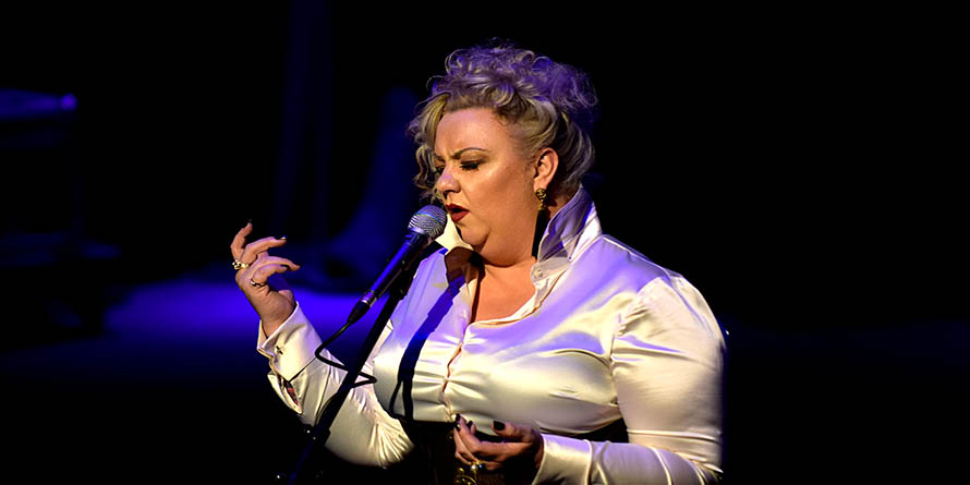 Fotografía promocional de Kaz Hawkins Tribute