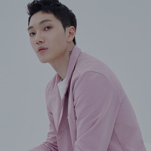 Promotional photograph of Kim Feel.