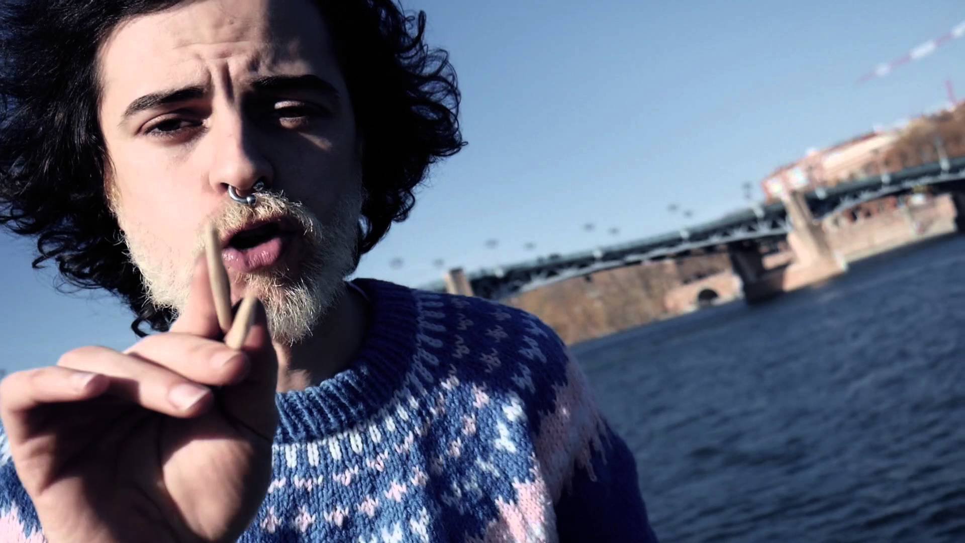 Fotografía promocional de Kinder Malo