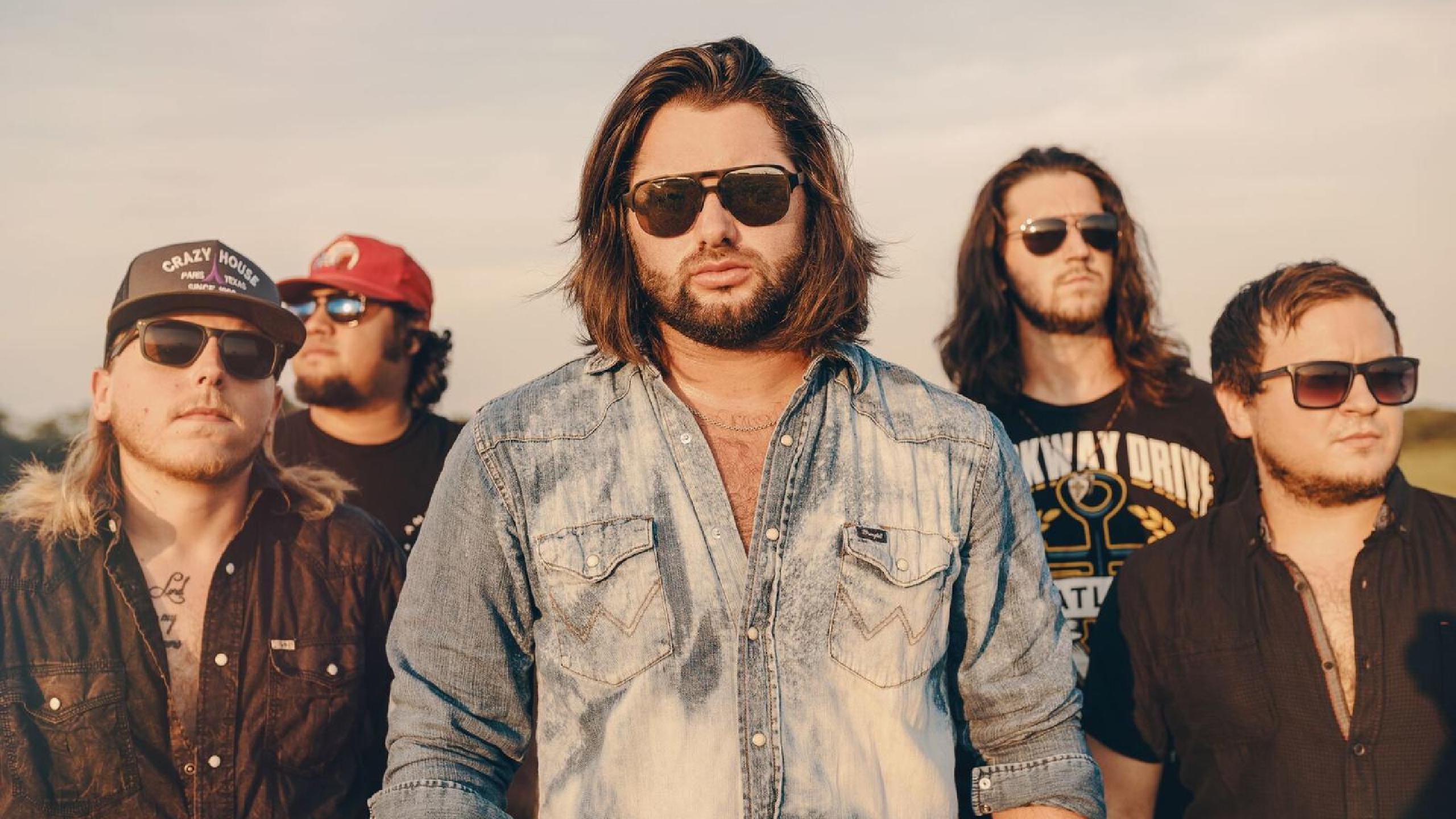 koe wetzel tour guests