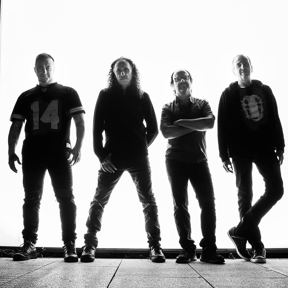 Fotografía promocional de KOMA