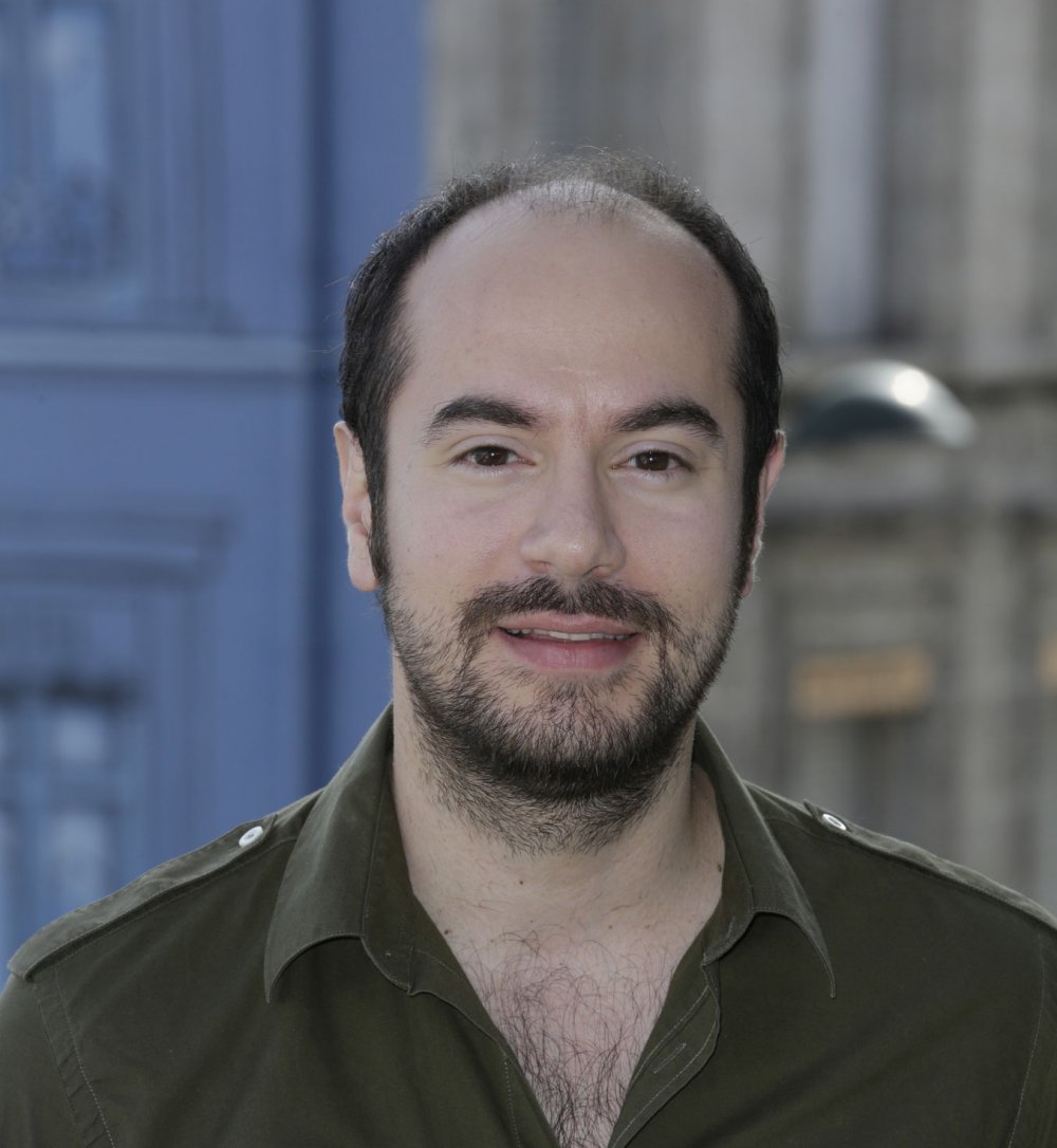 Fotografia promocional de Kyan Khojandi.
