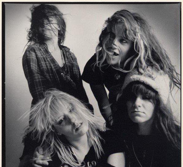 Promotional photograph of L7.