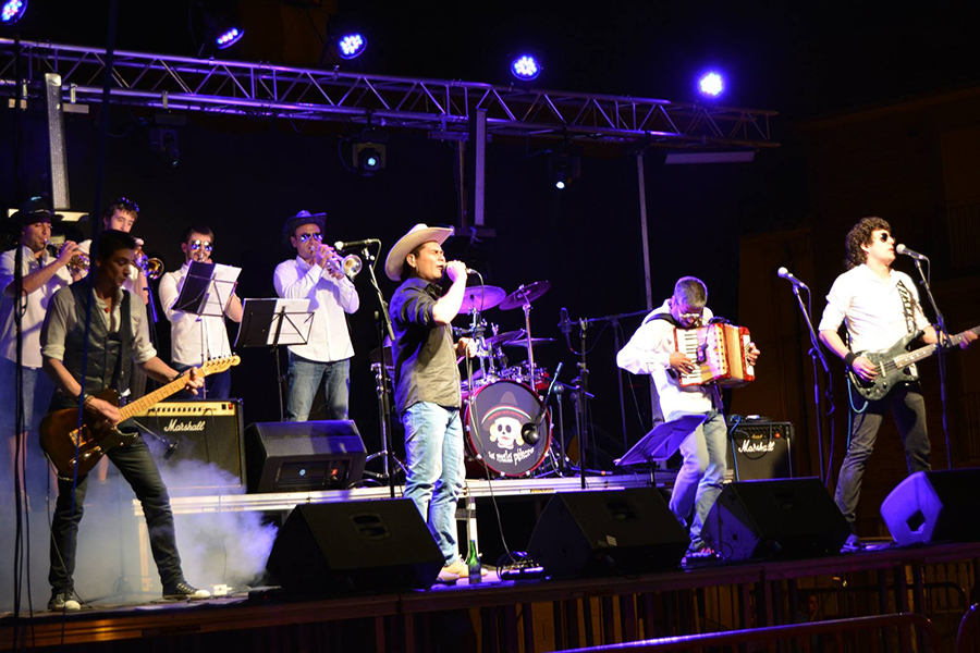 Promotional photograph of La Mala Pékora.