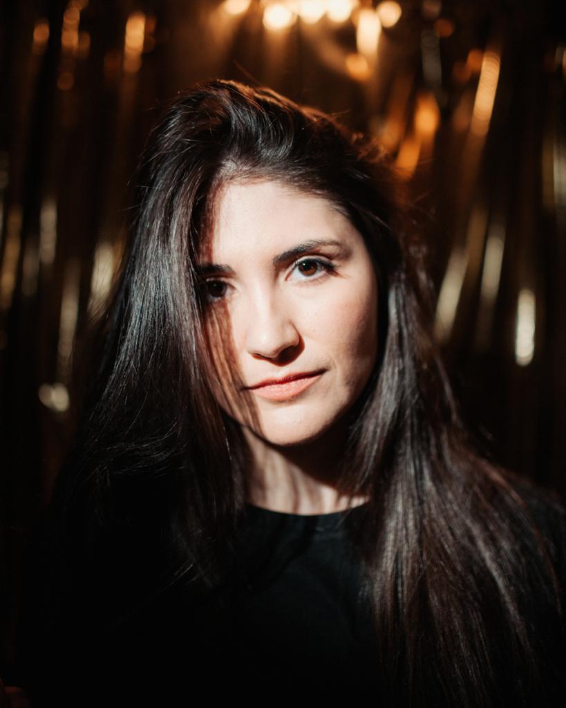 Promotional photograph of La Mujer Inversa.