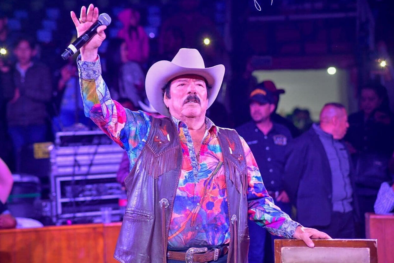 Fotografía promocional de Lalo Mora