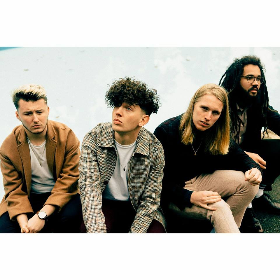 Fotografía promocional de Larkins