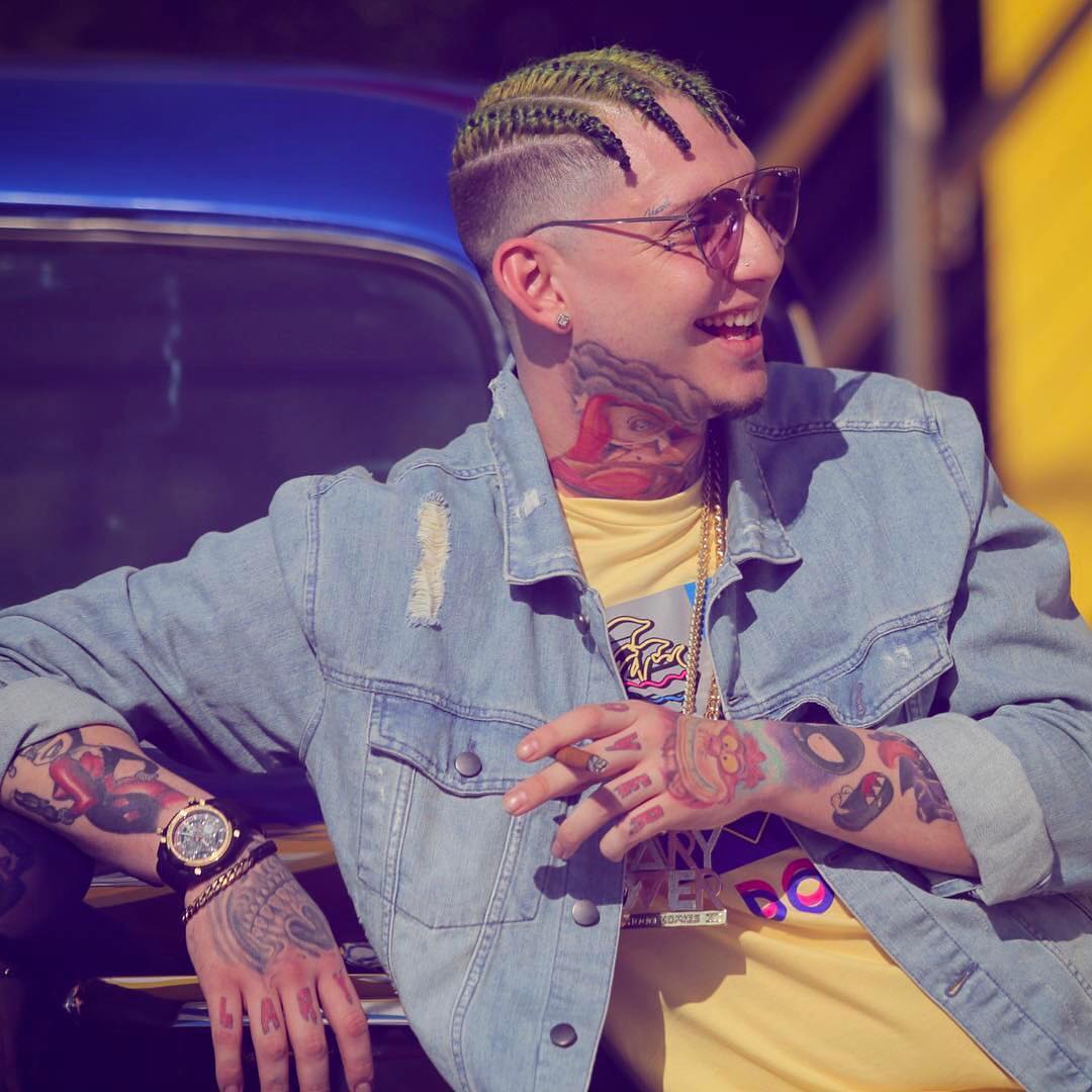 Fotografía promocional de Lary Over