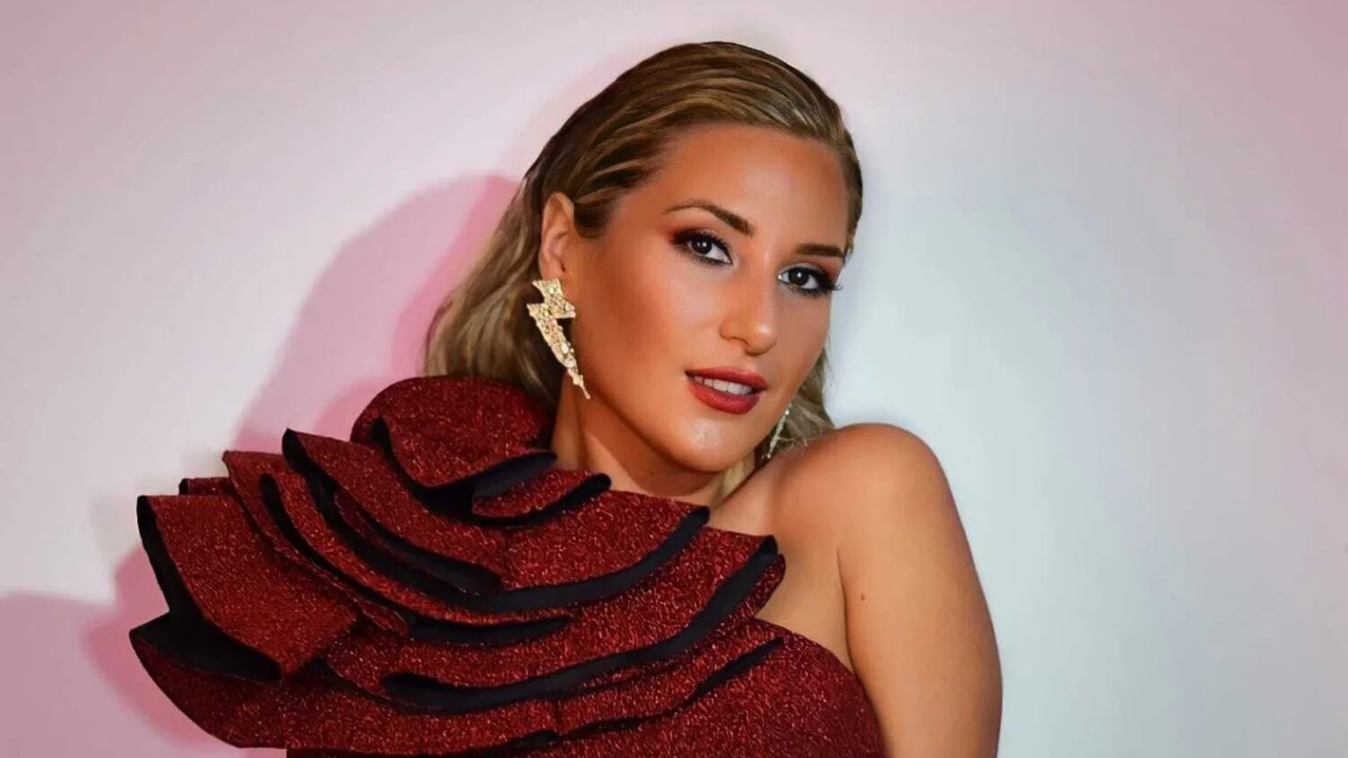 Fotografía promocional de Laura Gallego