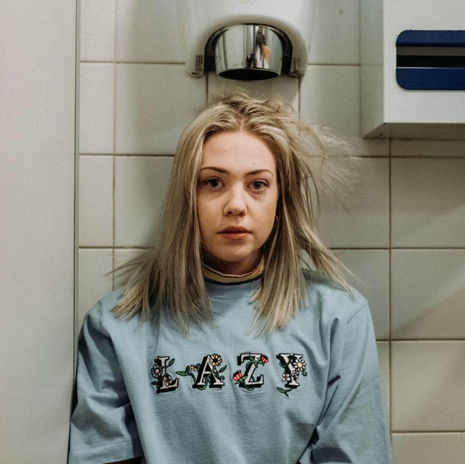 Fotografía promocional de Lauran Hibberd