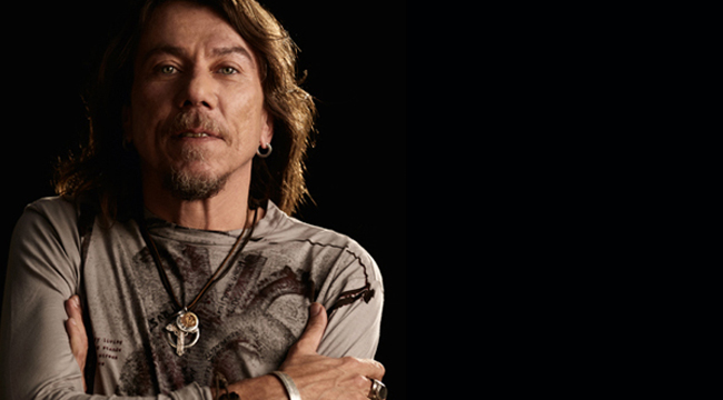 Fotografía promocional de Lenine