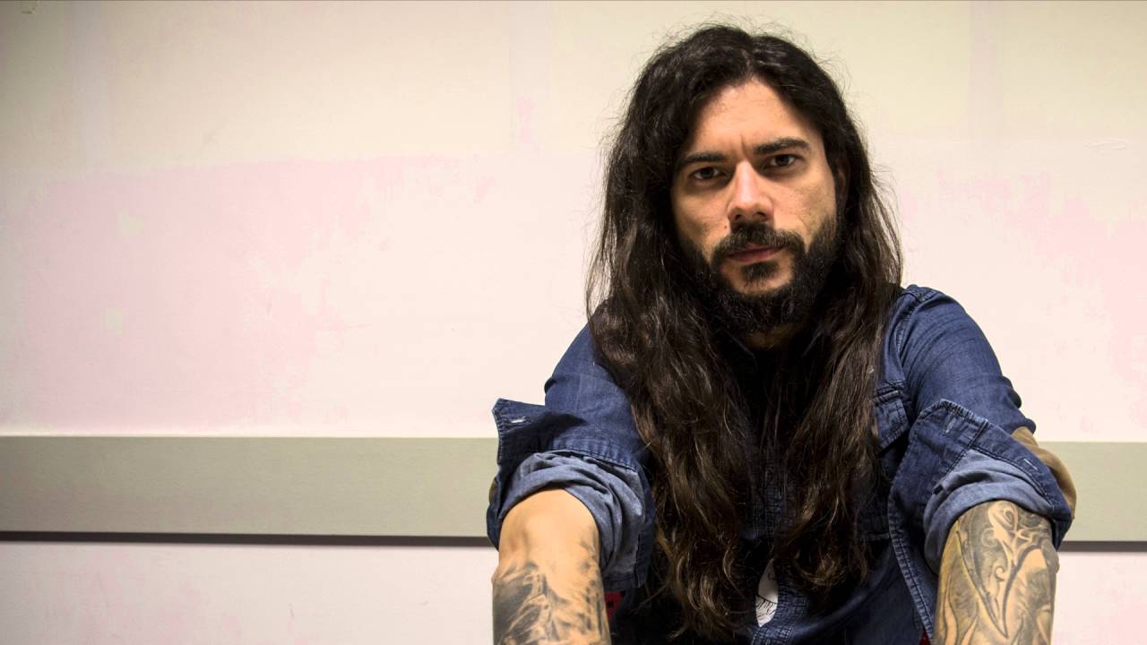 Promotional photograph of Leo Jiménez.