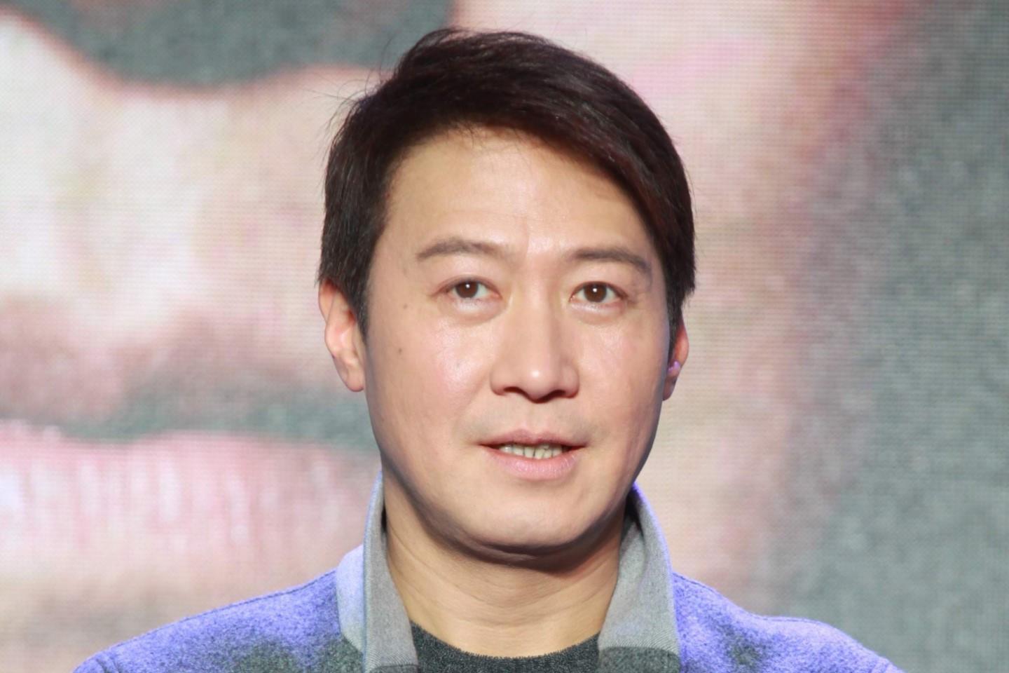 Promotional photograph of Leon Lai.