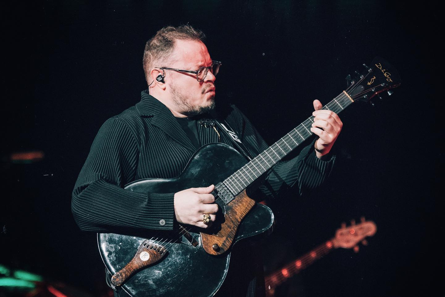 Fotografía promocional de Leonel García