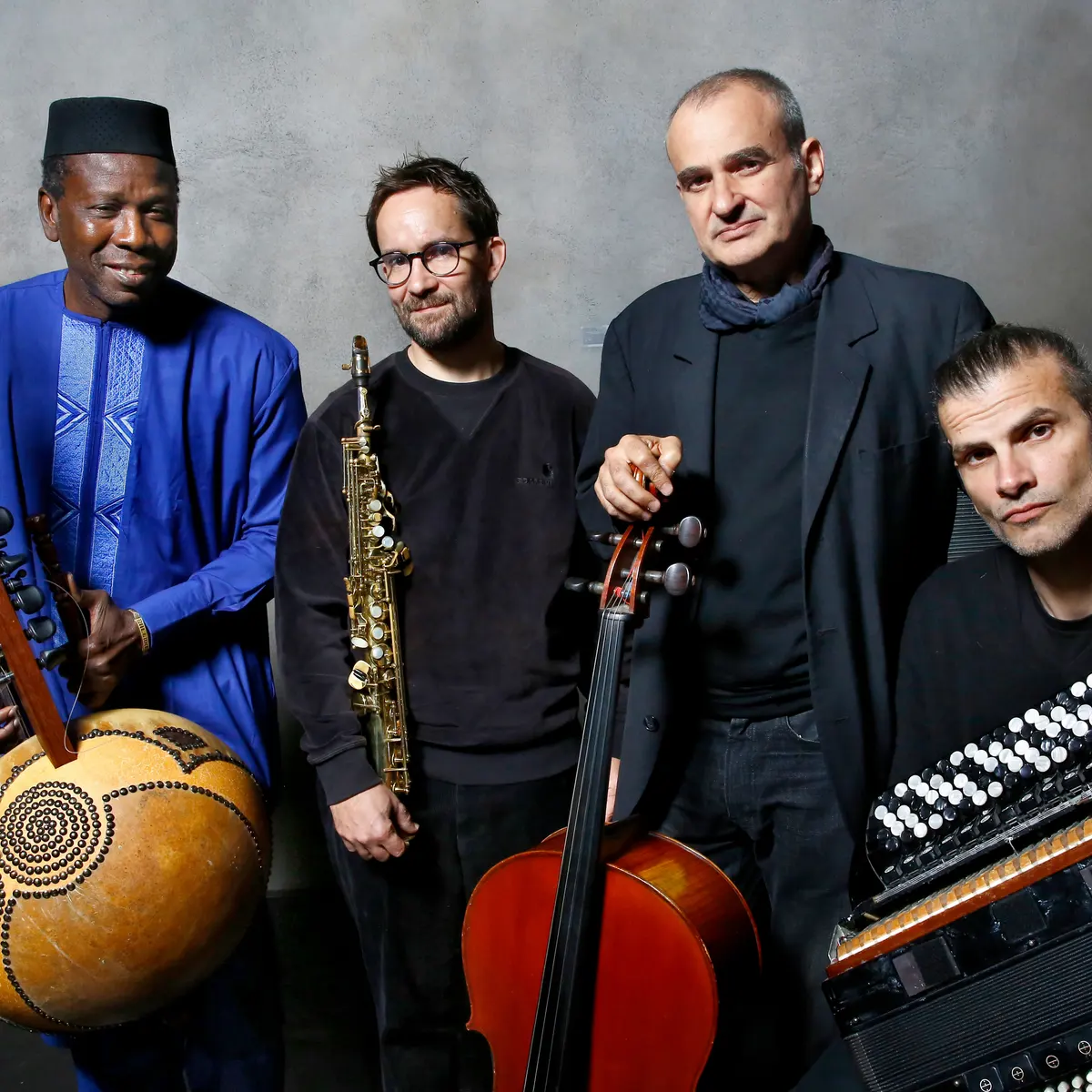 Fotografía promocional de Concierto de Les Egarés en Le Mans