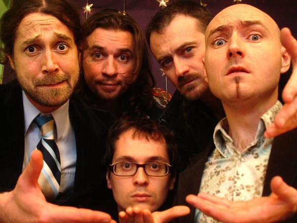 Fotografía promocional de Concierto de Les Fatals Picards en París