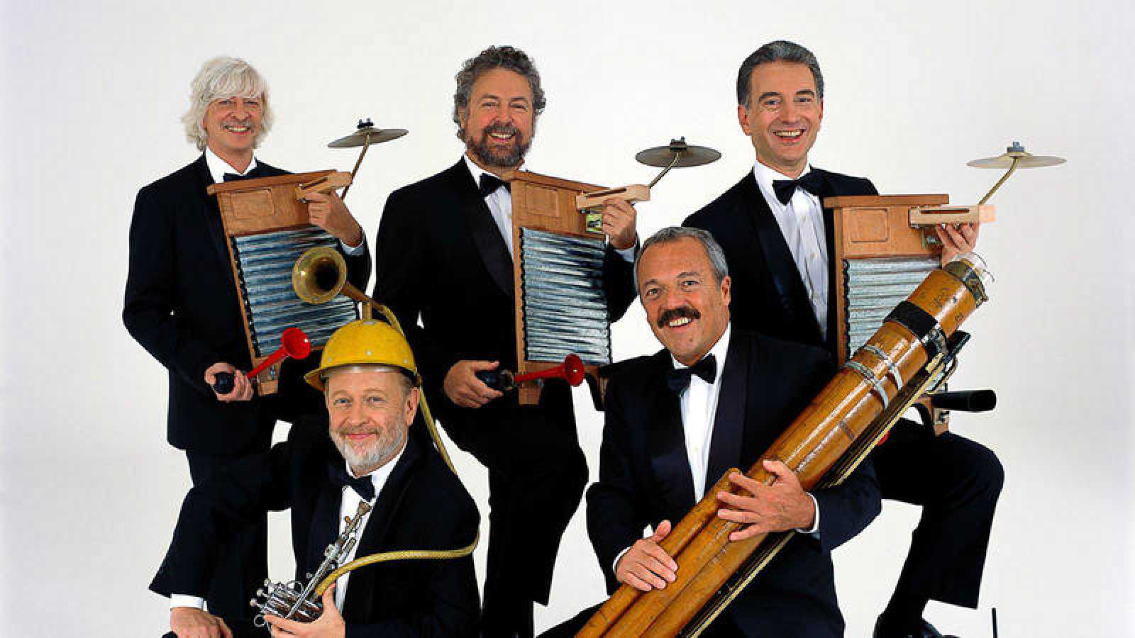 Fotografía promocional de Les Luthiers