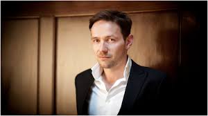 Fotografia promocional de lestyn Davies.