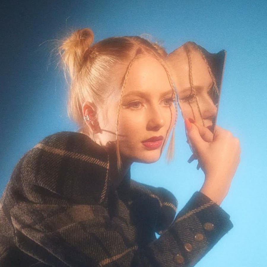 Promotional photograph of Lilyisthatyou.