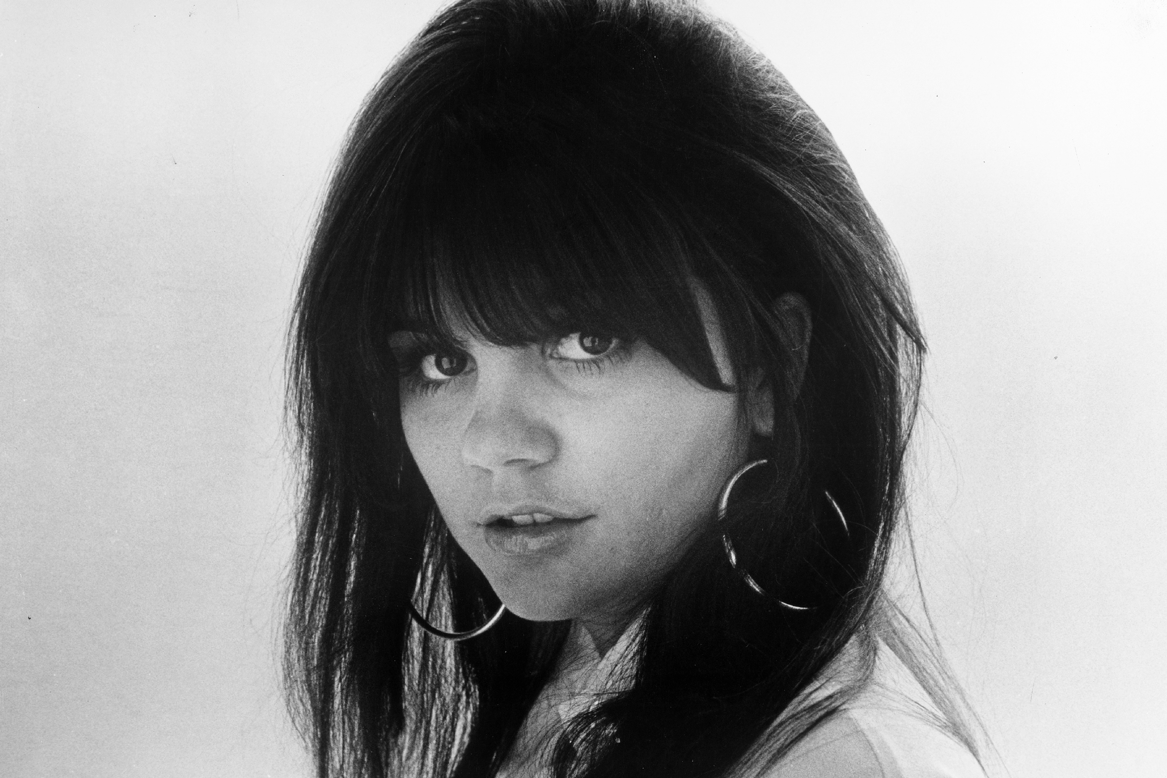 Promotional photograph of Linda Ronstadt.