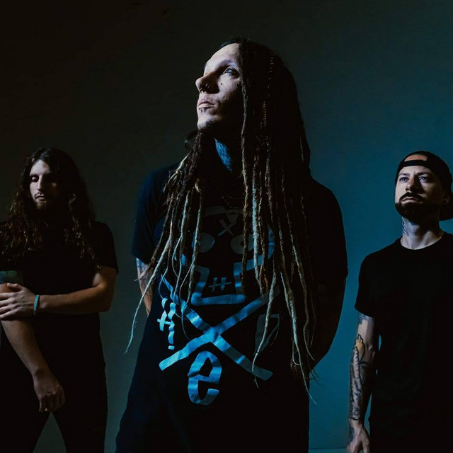 Fotografía promocional de Lines of Loyalty