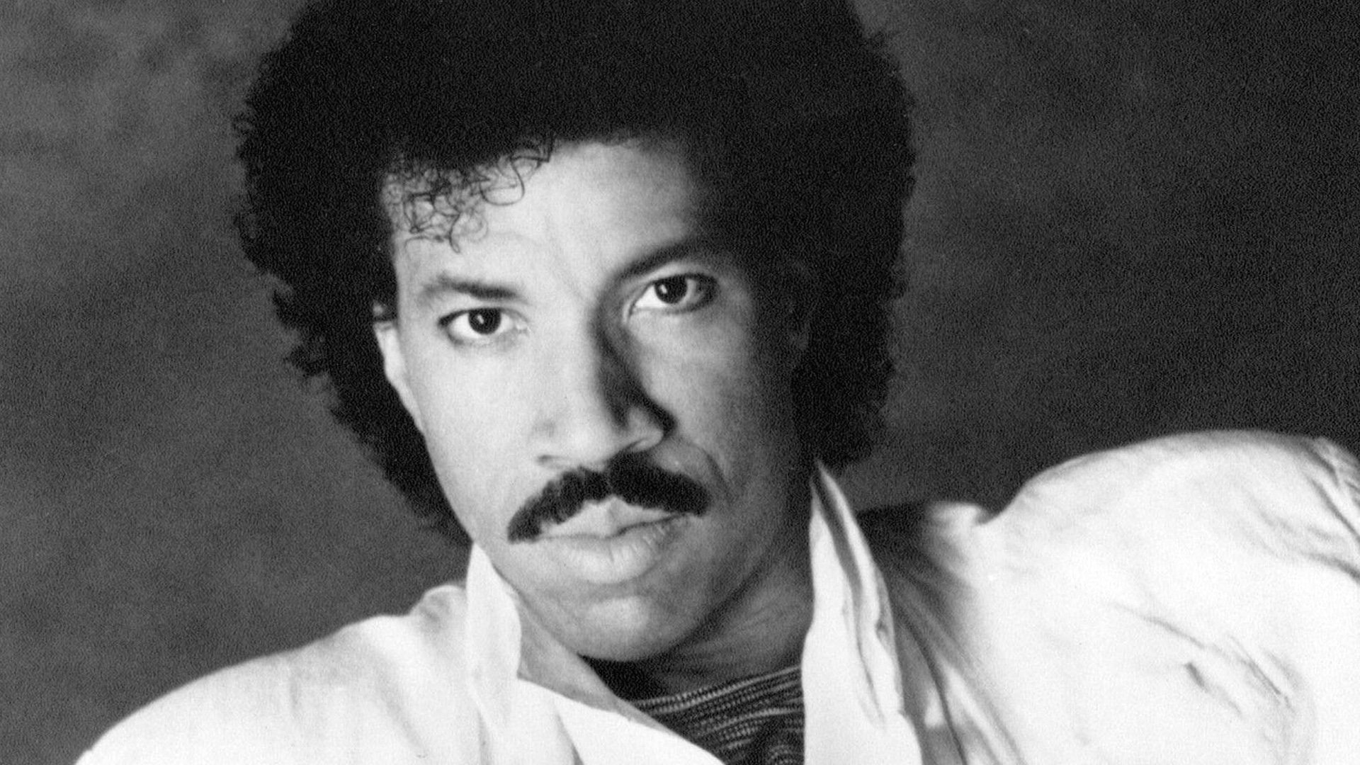 Promotional photograph of Lionel Richie.