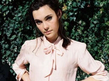 Promotional photograph of Lisa Mitchell.