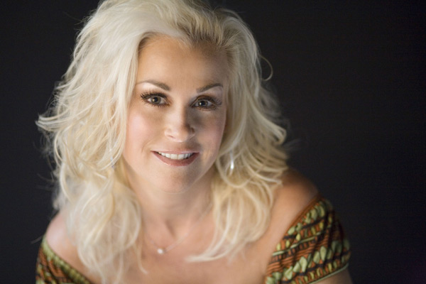 Promotional photograph of Concierto de Lorrie Morgan en Waterville.
